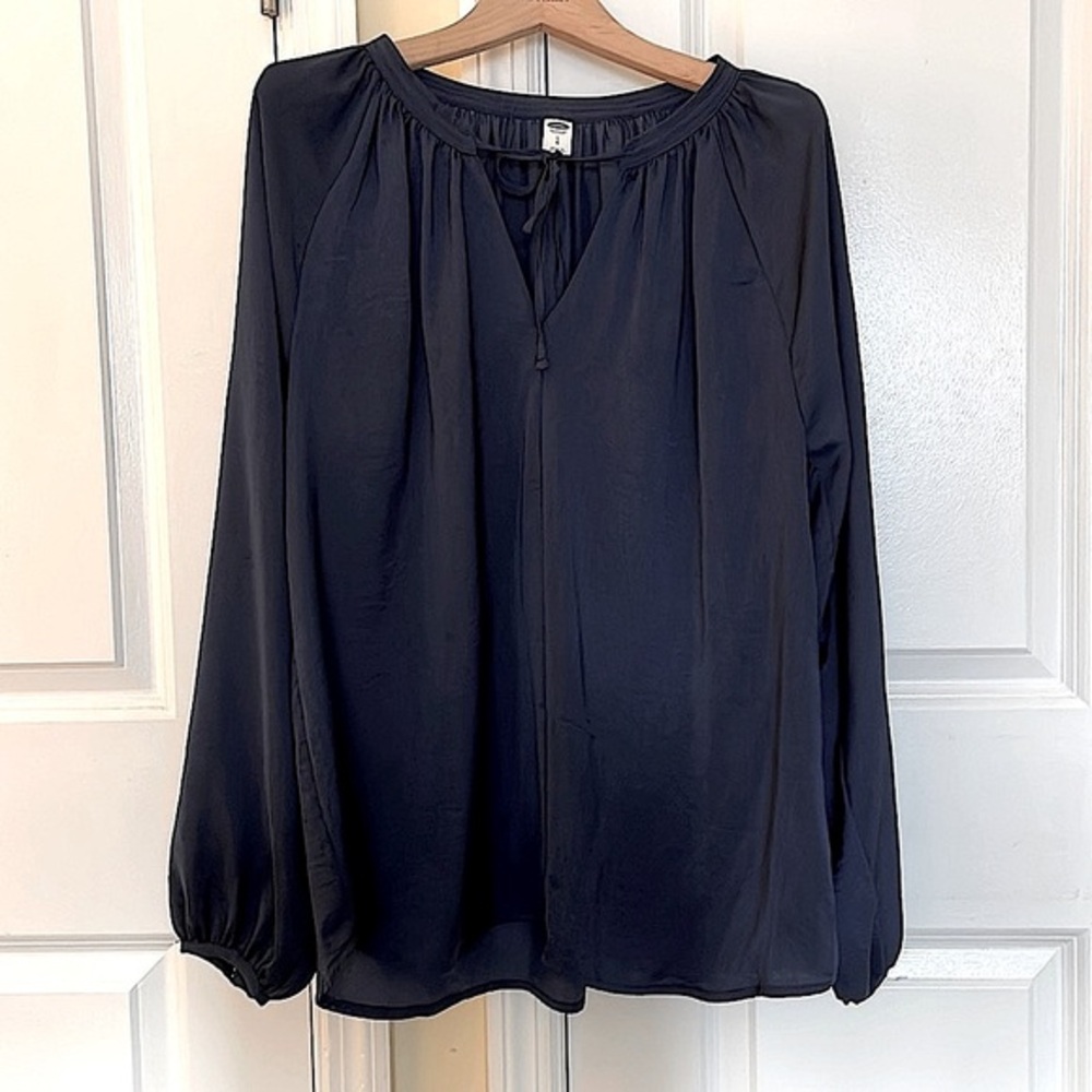 Navy blue lightweight Boho/peasant blouse with collar tie. Old navy large.